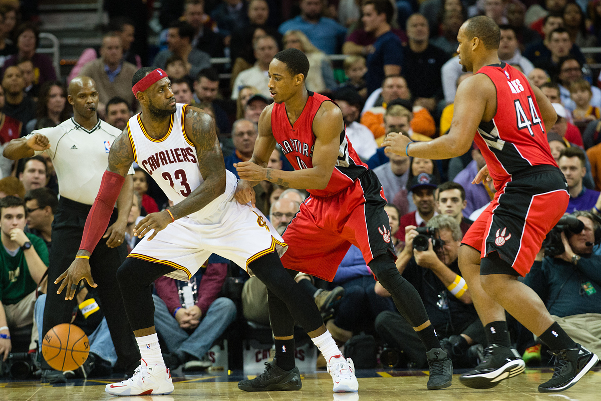 乐鱼官网塔图姆重返赛场，夺冠首场状态出色，曼联观众沸腾！比赛高潮迭起的简单介绍