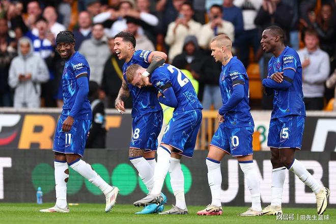 乐鱼 德罗巴重要时刻夺冠，切尔西带队取胜！观众掌声雷动